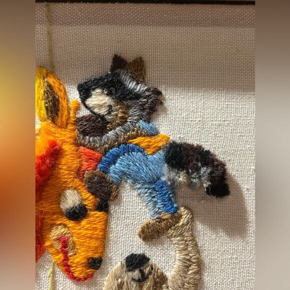 Vintage 1980 handmade crewel embroidered children’s wall art - Picture 5 of 13